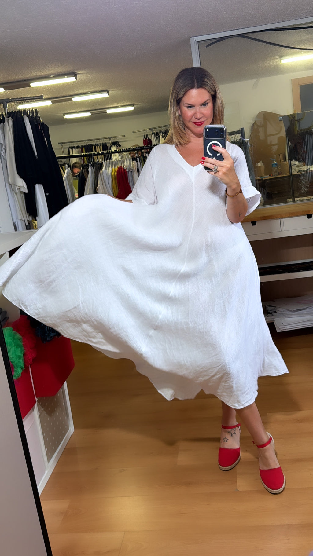 Vestido lino escote en V y mangas