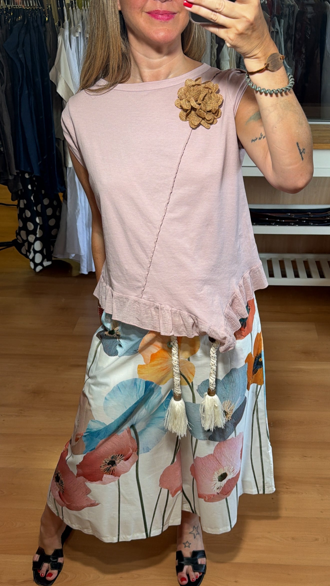 Pantalón floral con cinturón