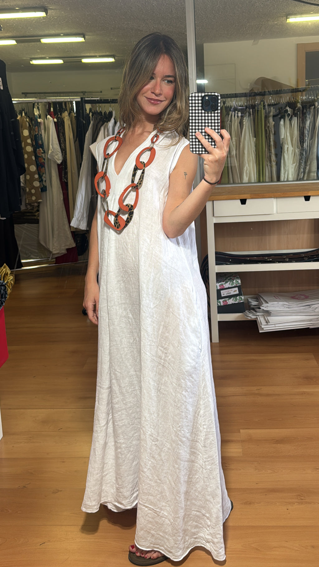 Vestido lino sin mangas y escote en V