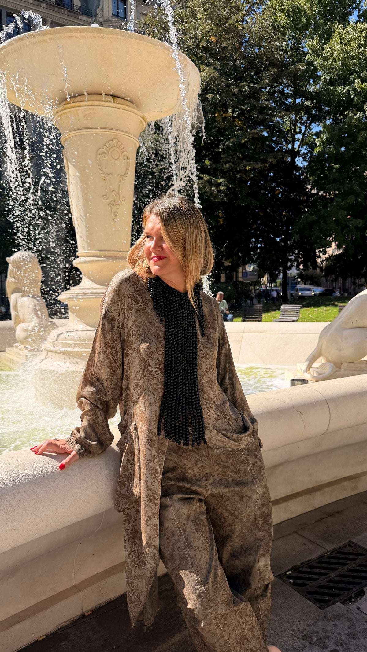 Blusa asimétrica con bolsillo