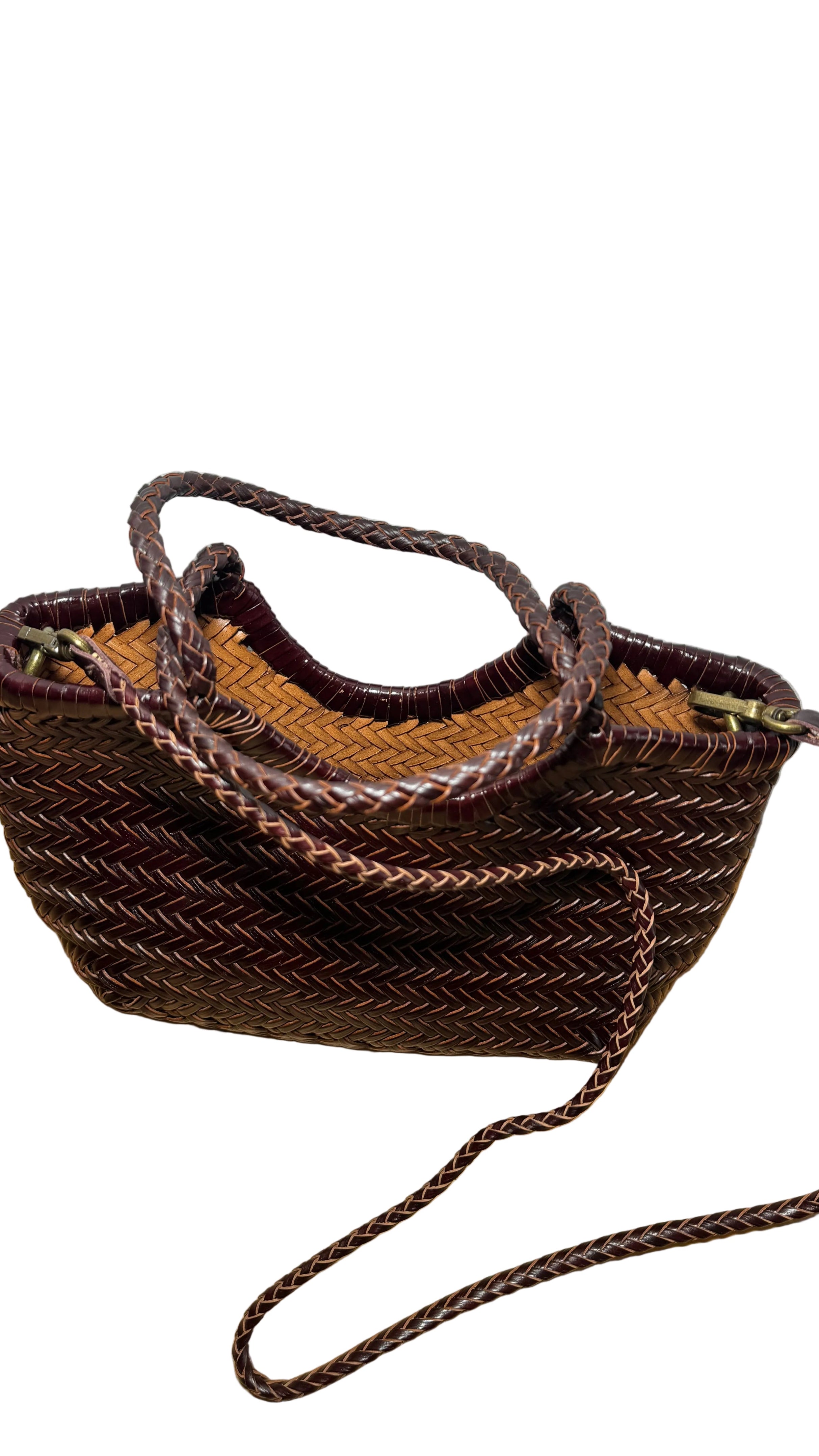 Bolso de piel trenzada marrón