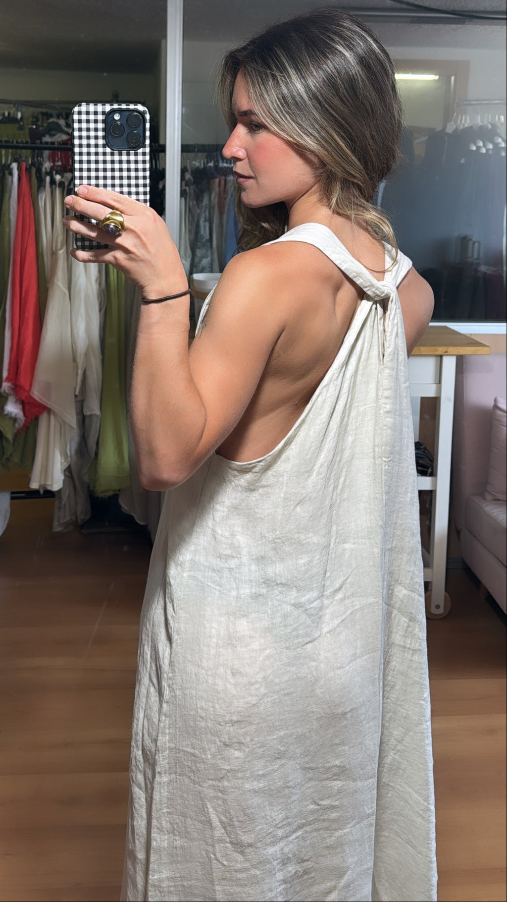 Vestido de lino cruzado en la espalda