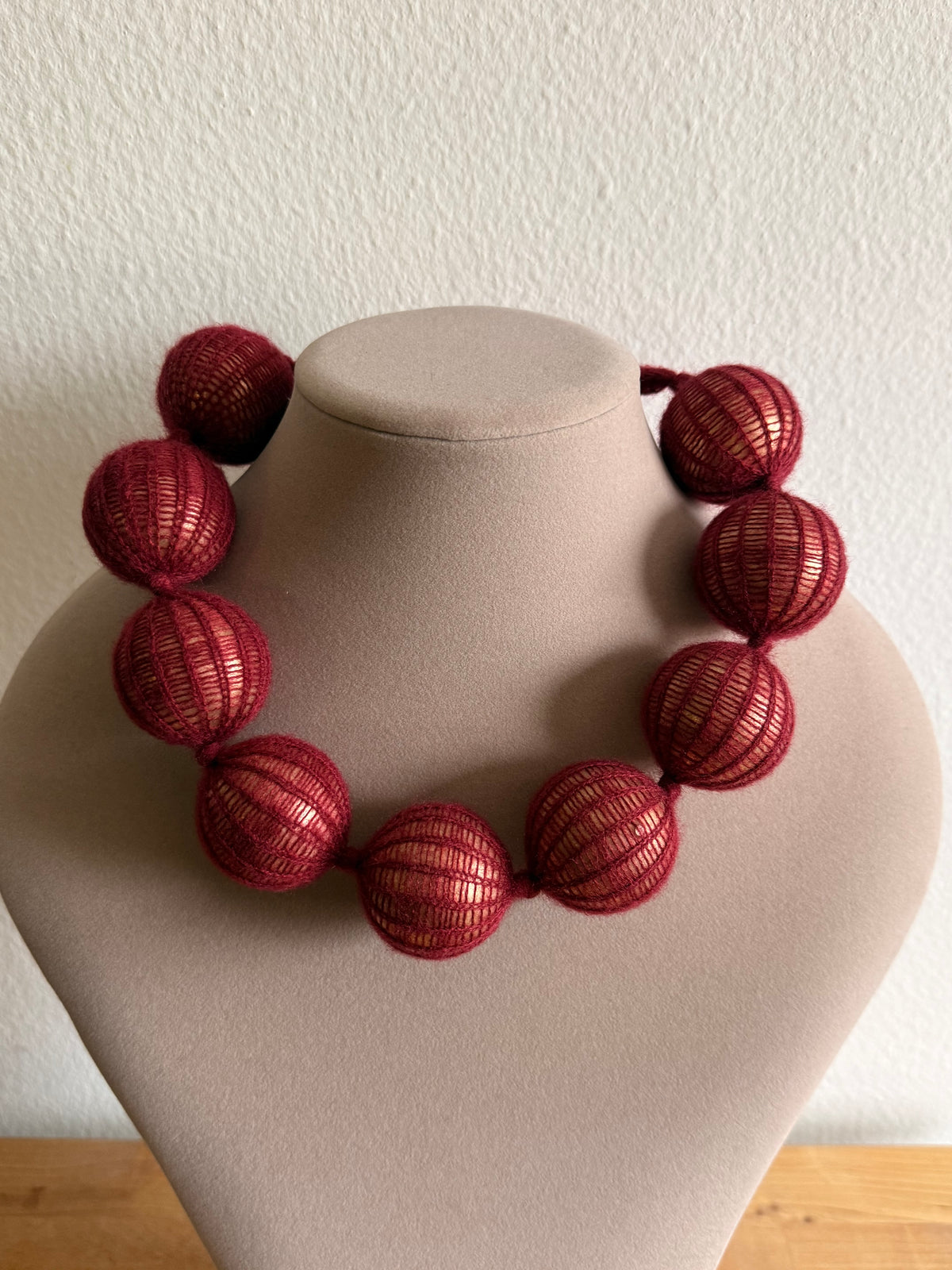 Collar bola ancha