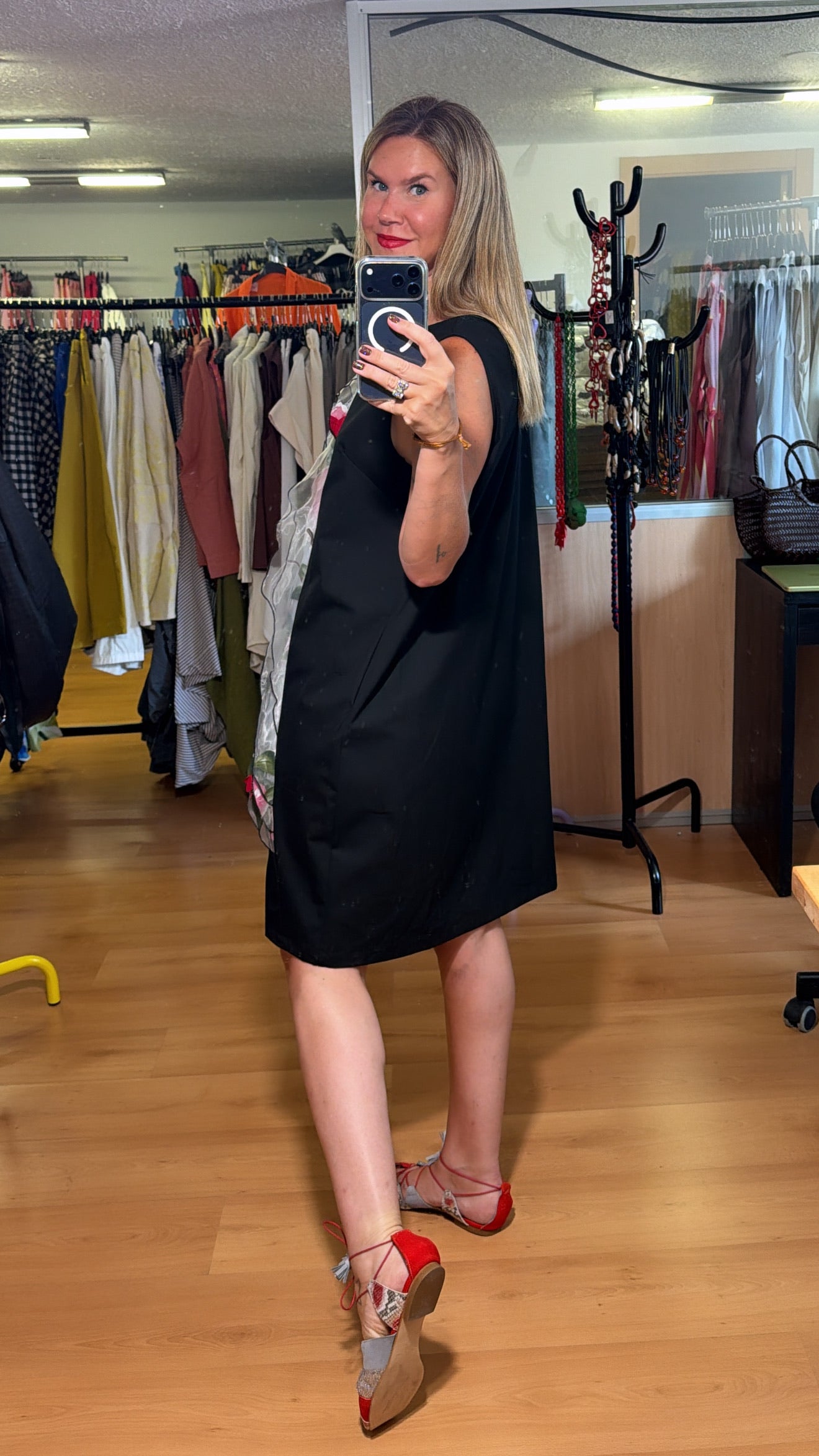 Vestido detalle floral