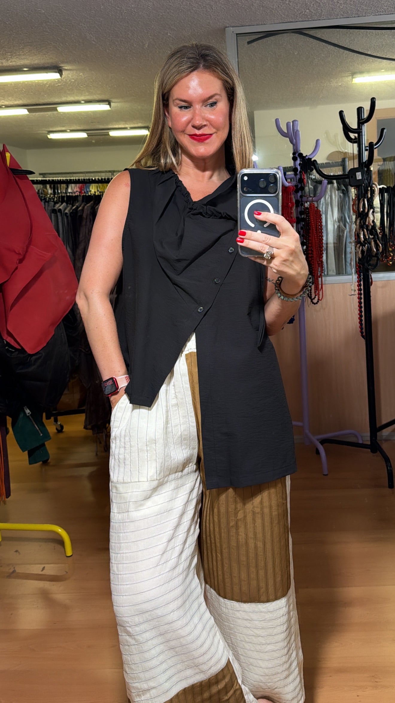 Blusa asimétrica fruncida