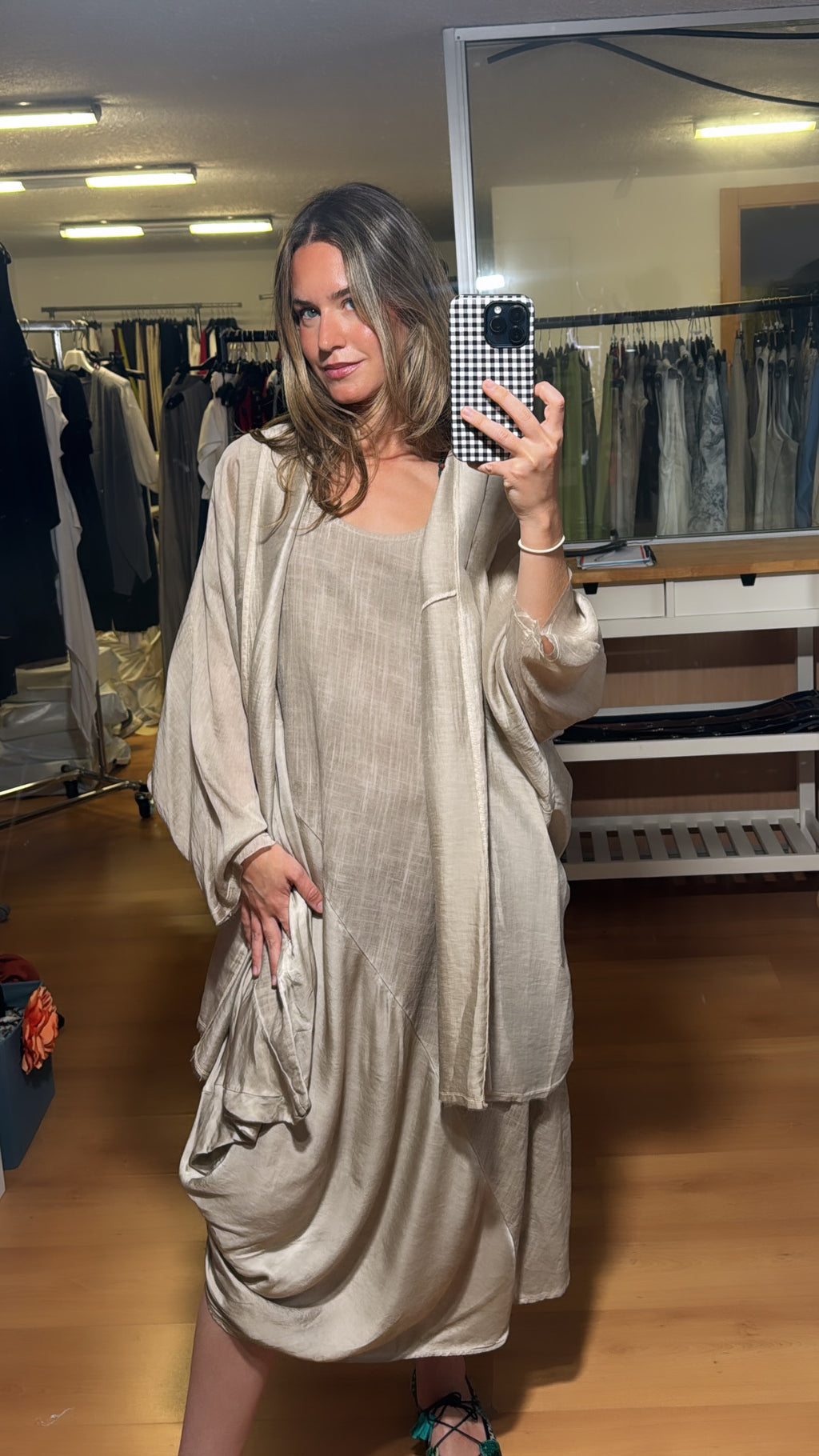 Vestido combinado corte asimétrico
