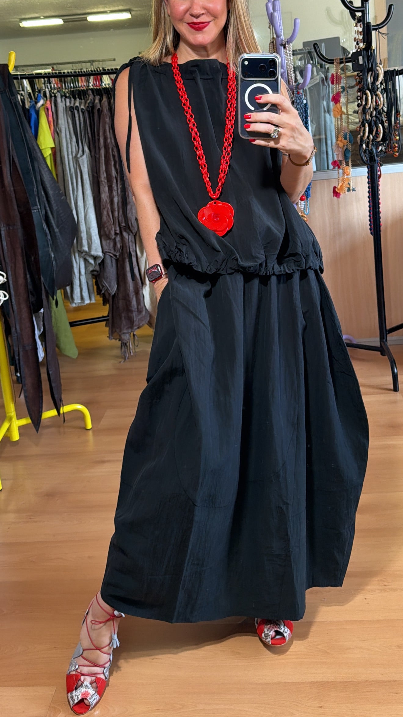 Conjunto blusa y falda
