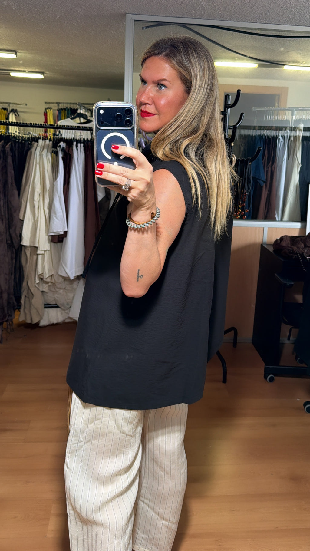 Blusa asimétrica fruncida