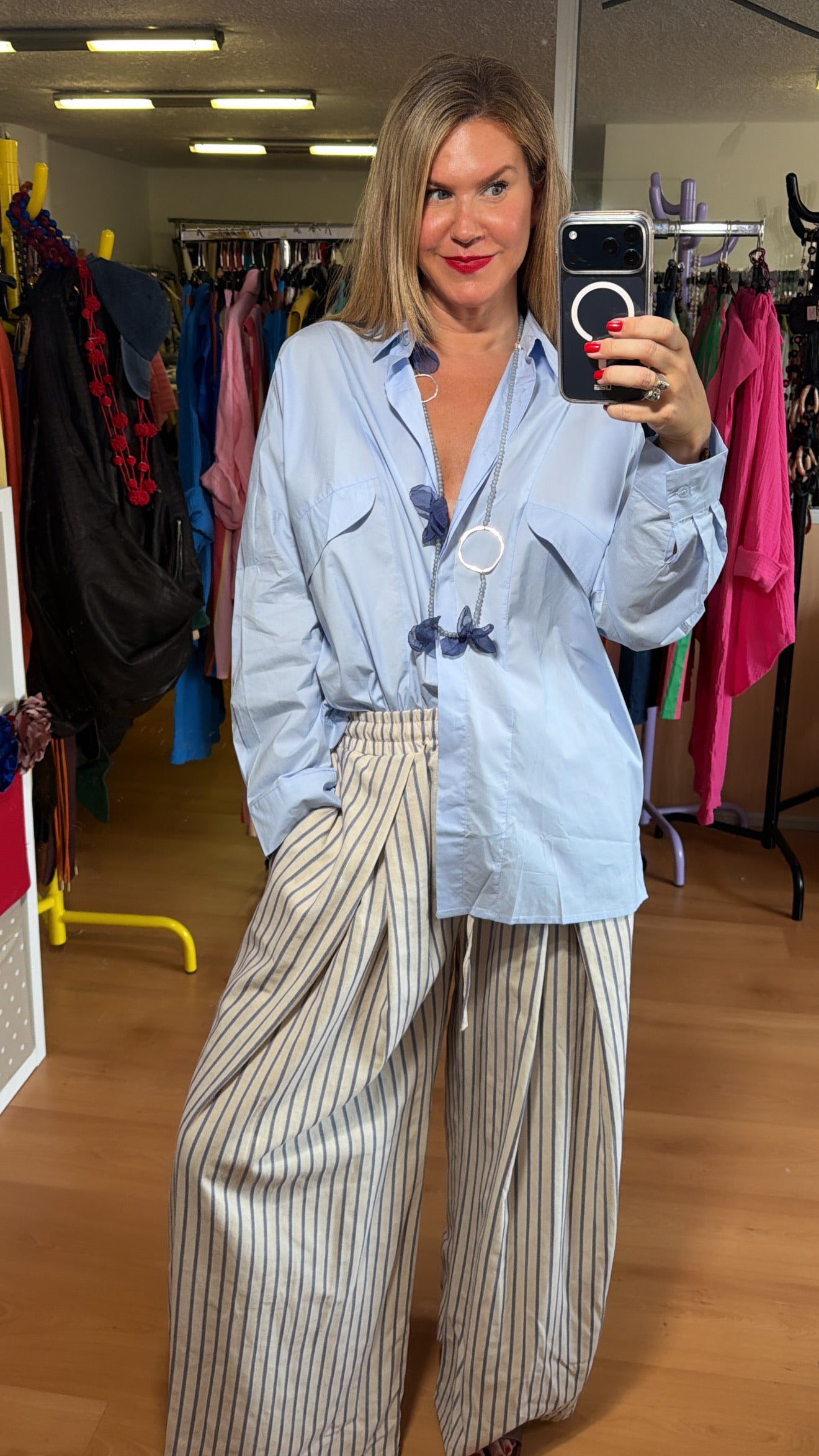 Pantalón bombacho rayas y pinzas