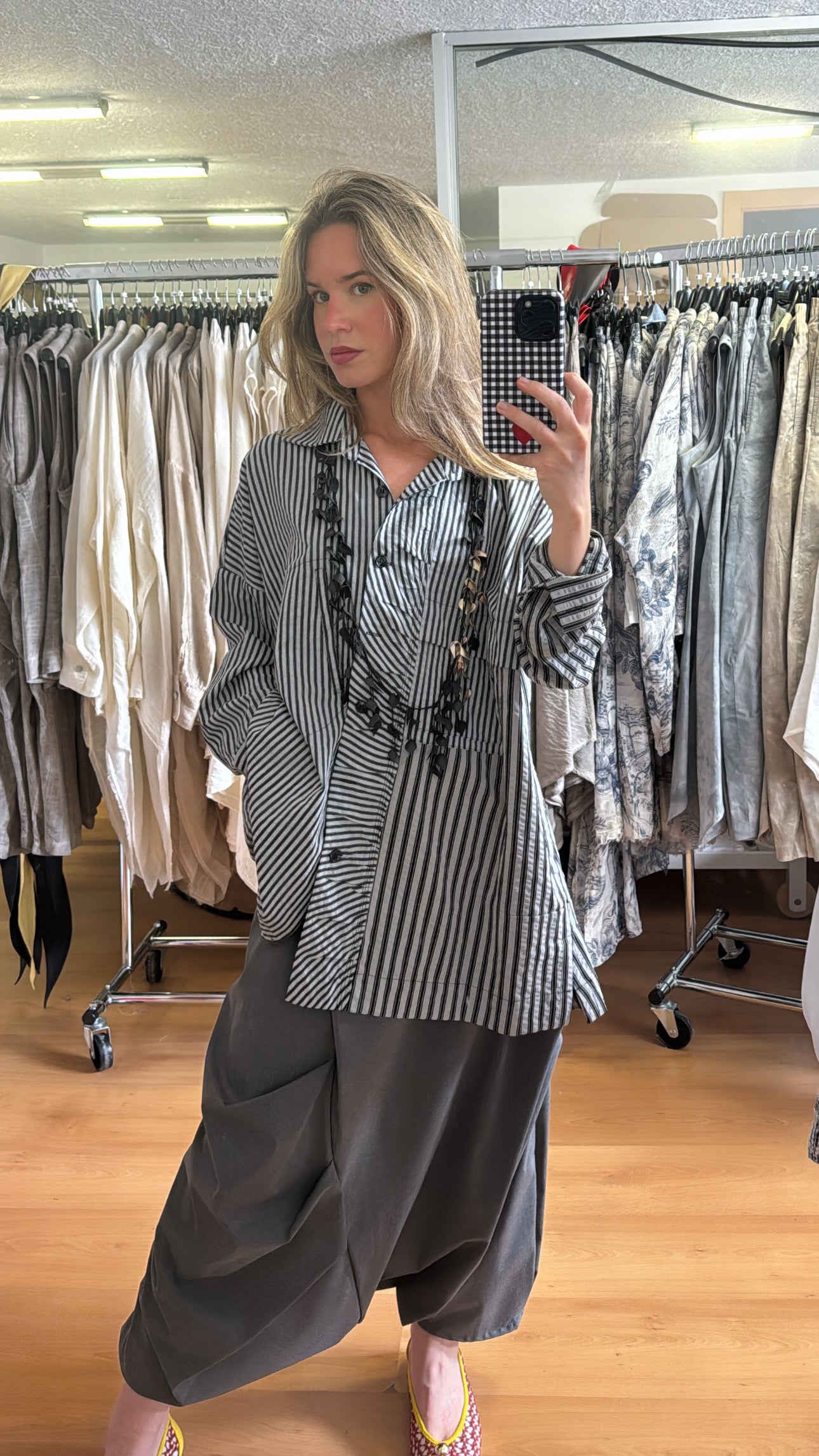 Camisa rayas gris y negra