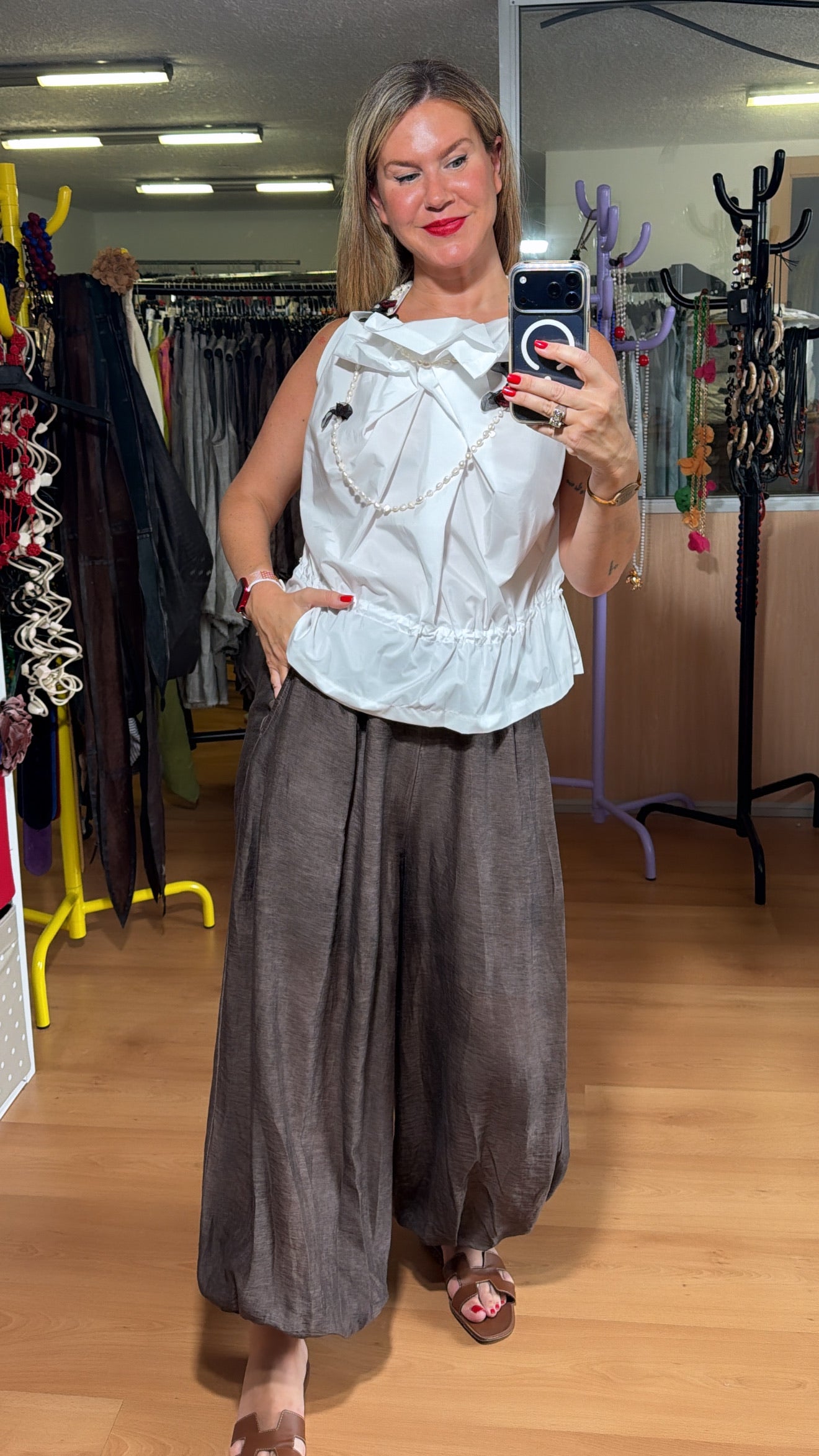 Blusa cuello arlequín sin mangas