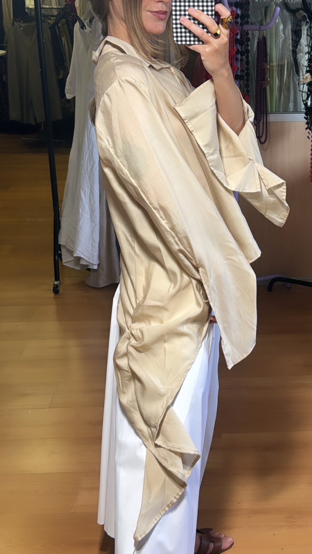 Camisa fluida con manga acampanada