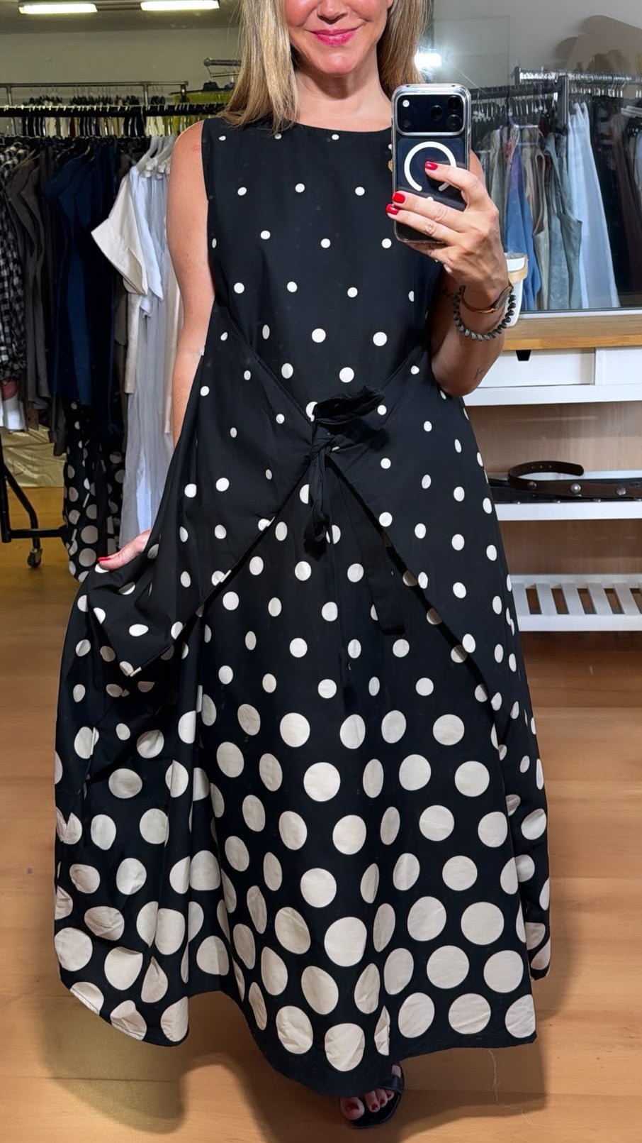 Vestido de lunares sin mangas