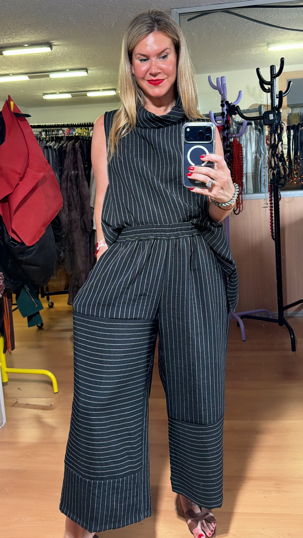 Pantalon negro de rayas