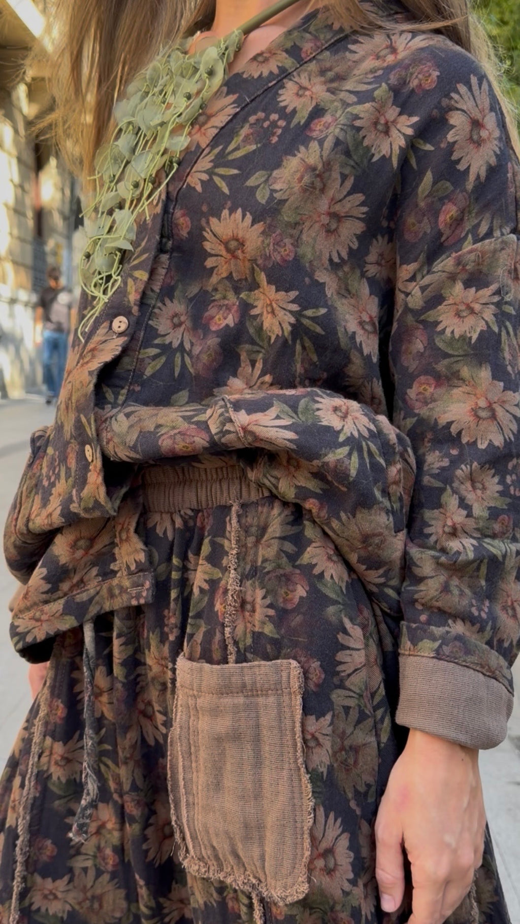 Conjunto de flores con falda