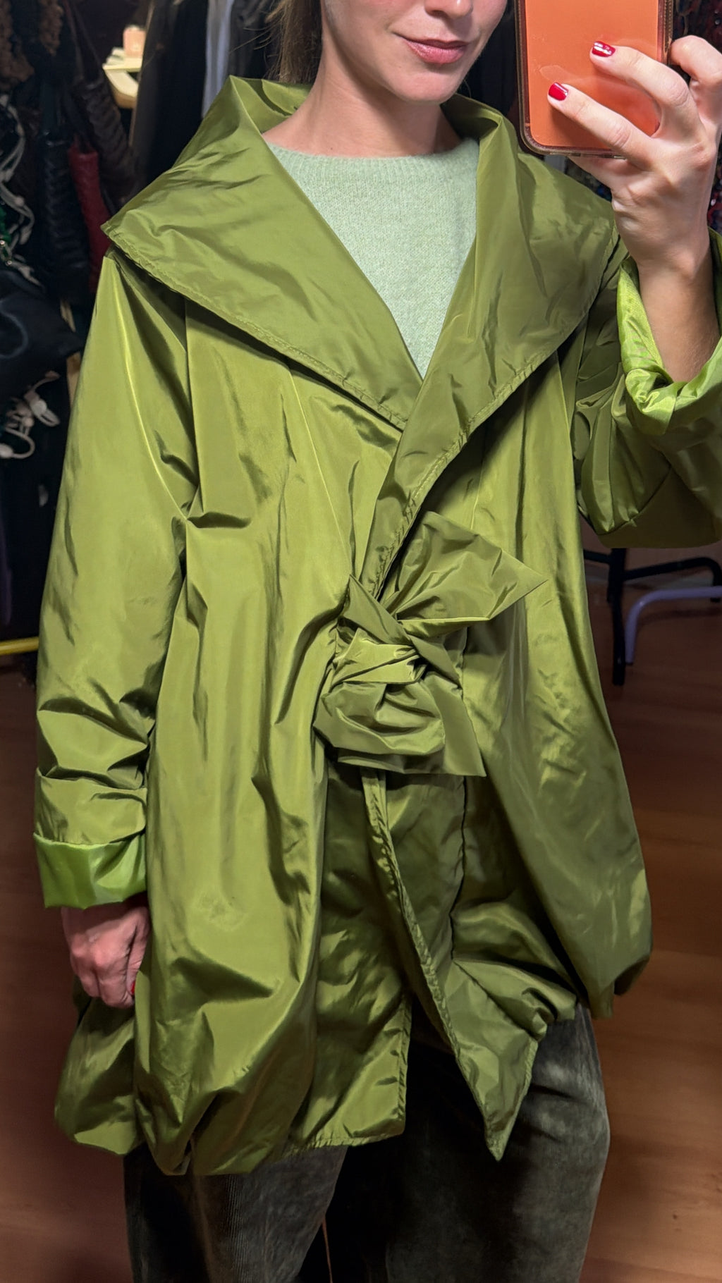 Gabardina solapa grande