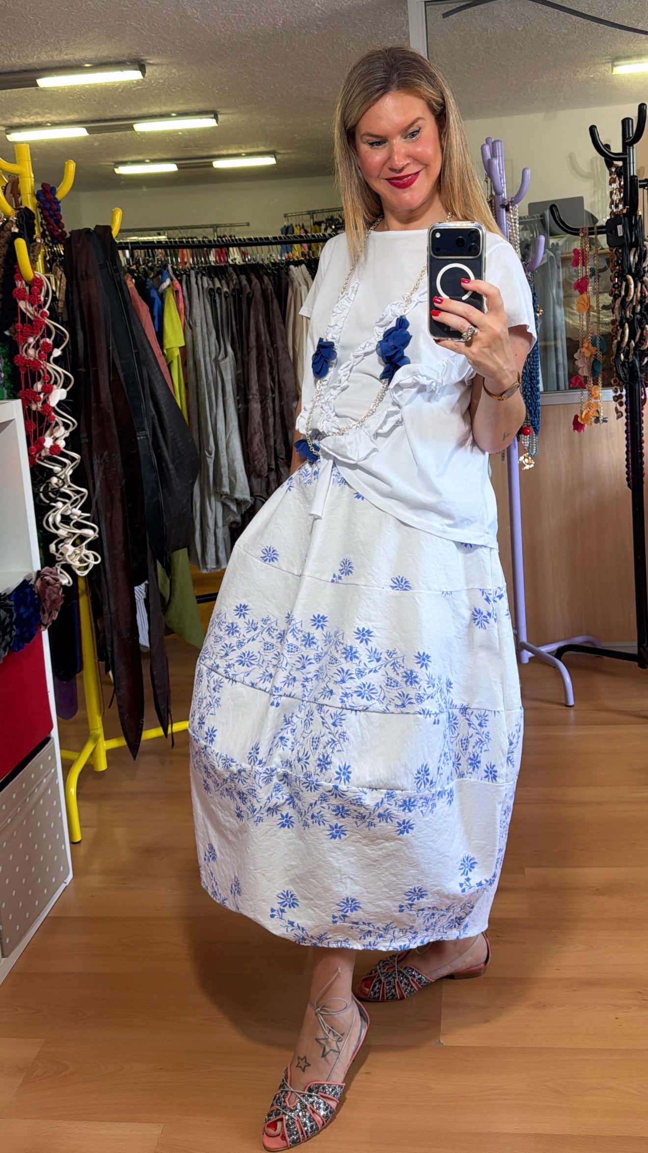 Falda globo blanca con flores
