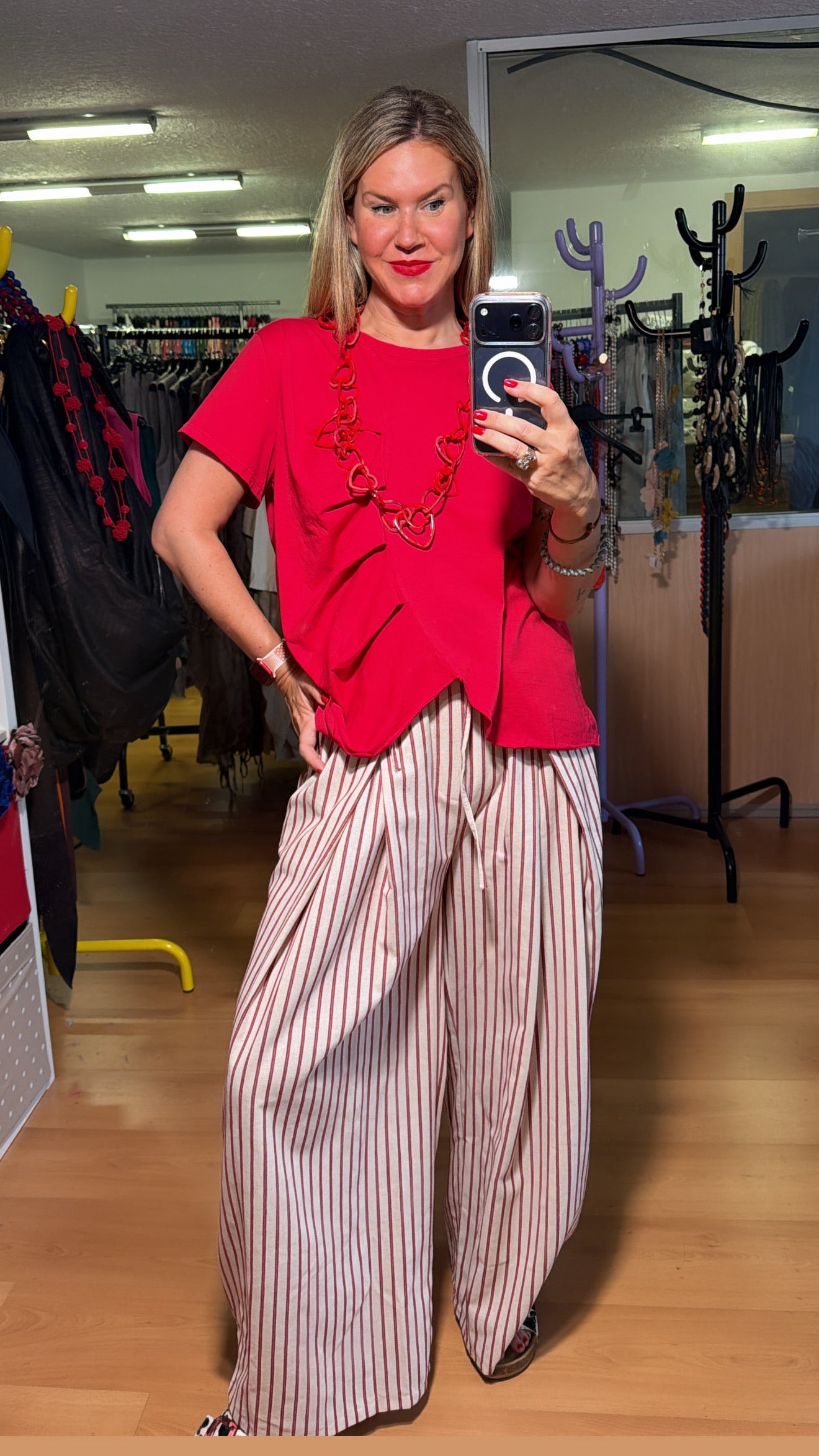 Pantalón bombacho rayas y pinzas