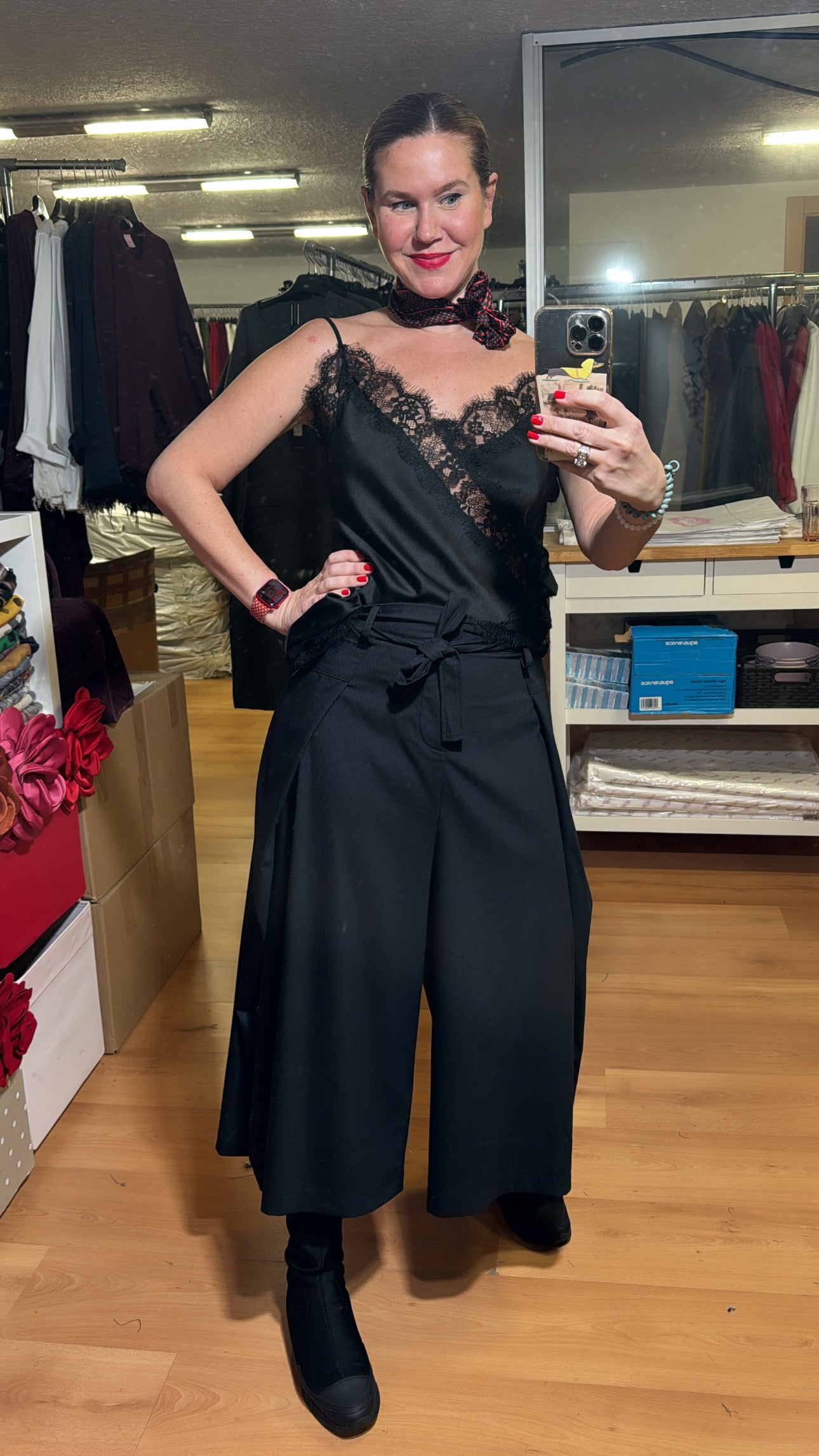 Pantalón palazzo negro lazo
