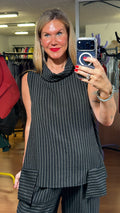 Blusa negra de rayas
