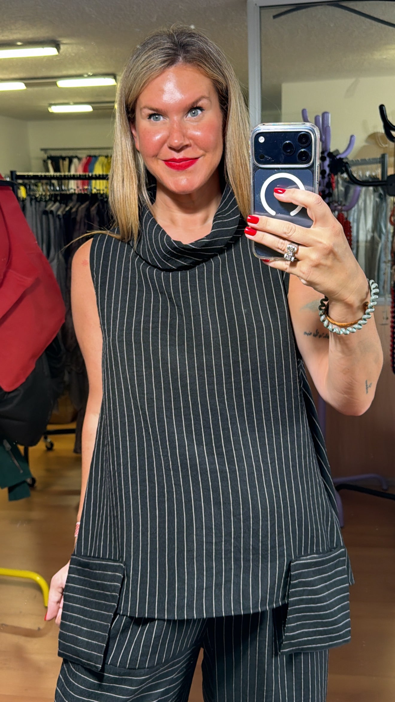 Blusa negra de rayas