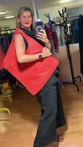 Bolso de piel rojo