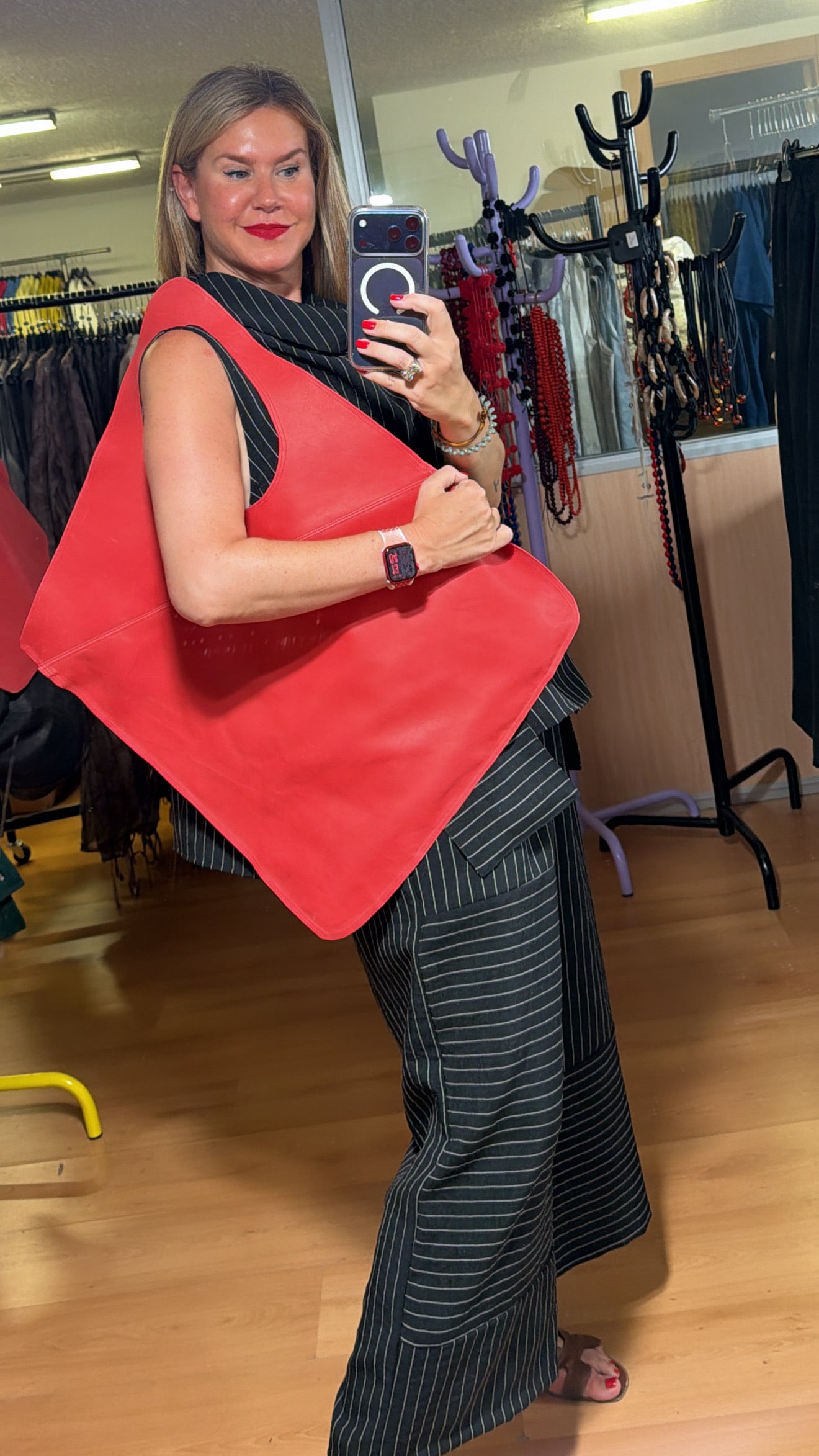 Bolso de piel rojo