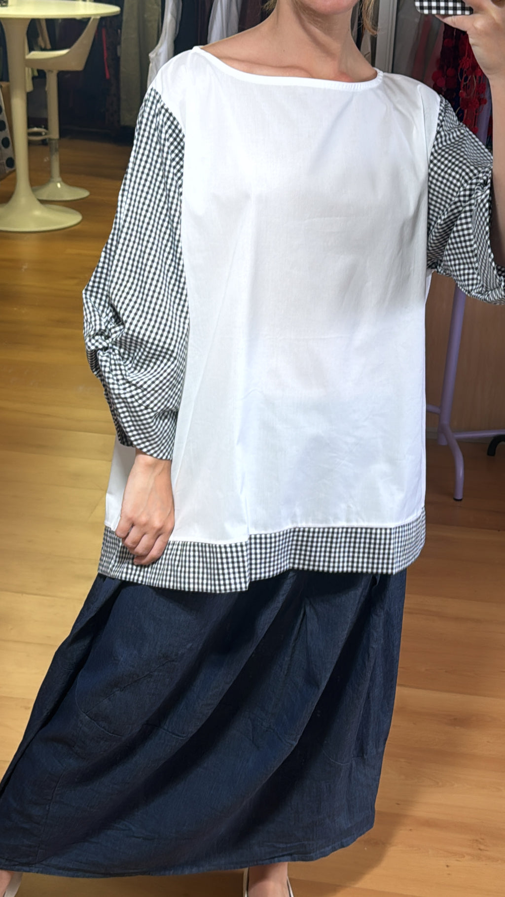 Blusa blanca y vichy