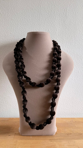 Collar bola pequeña terciopelo