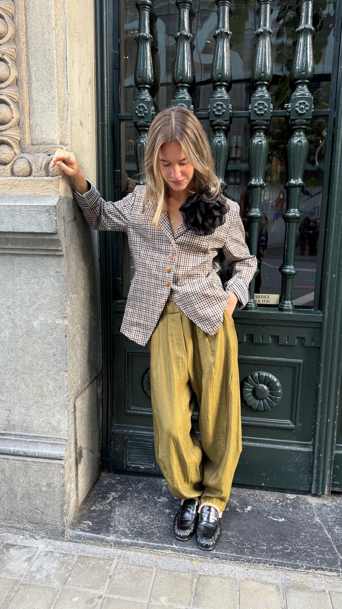 Pantalón verde con brillo