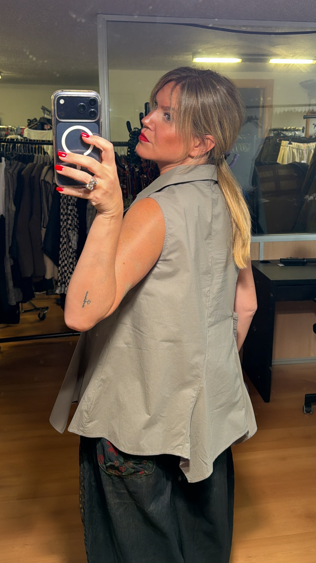 Blusa asimétrica perla