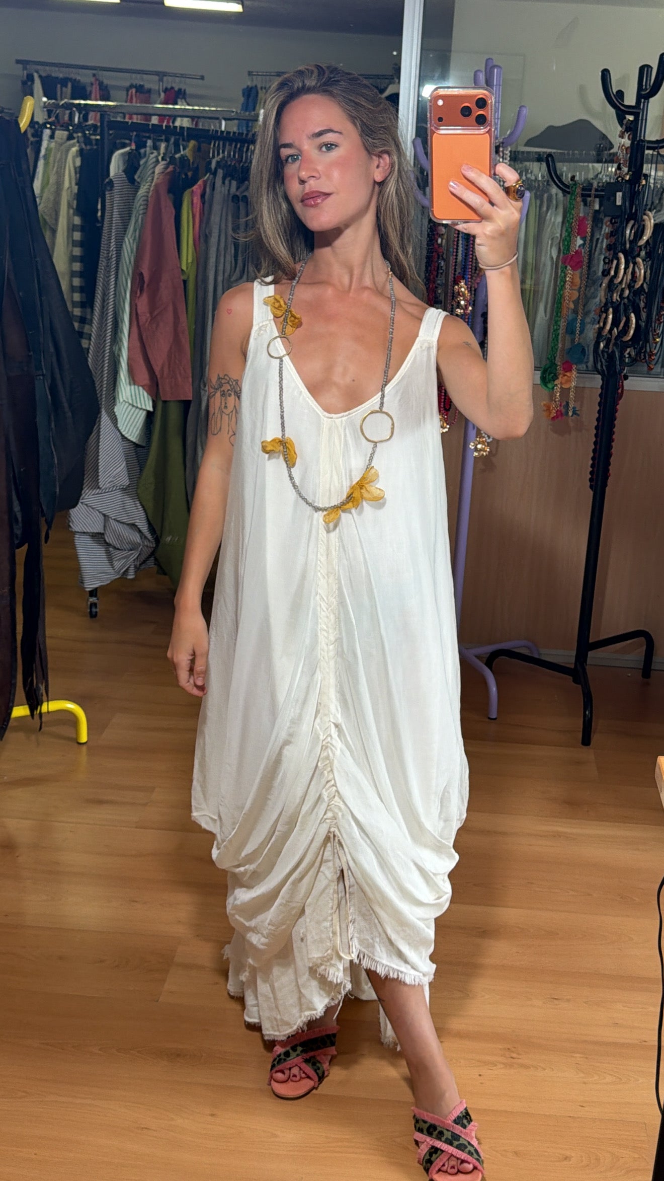 Vestido tirantes y fruncido