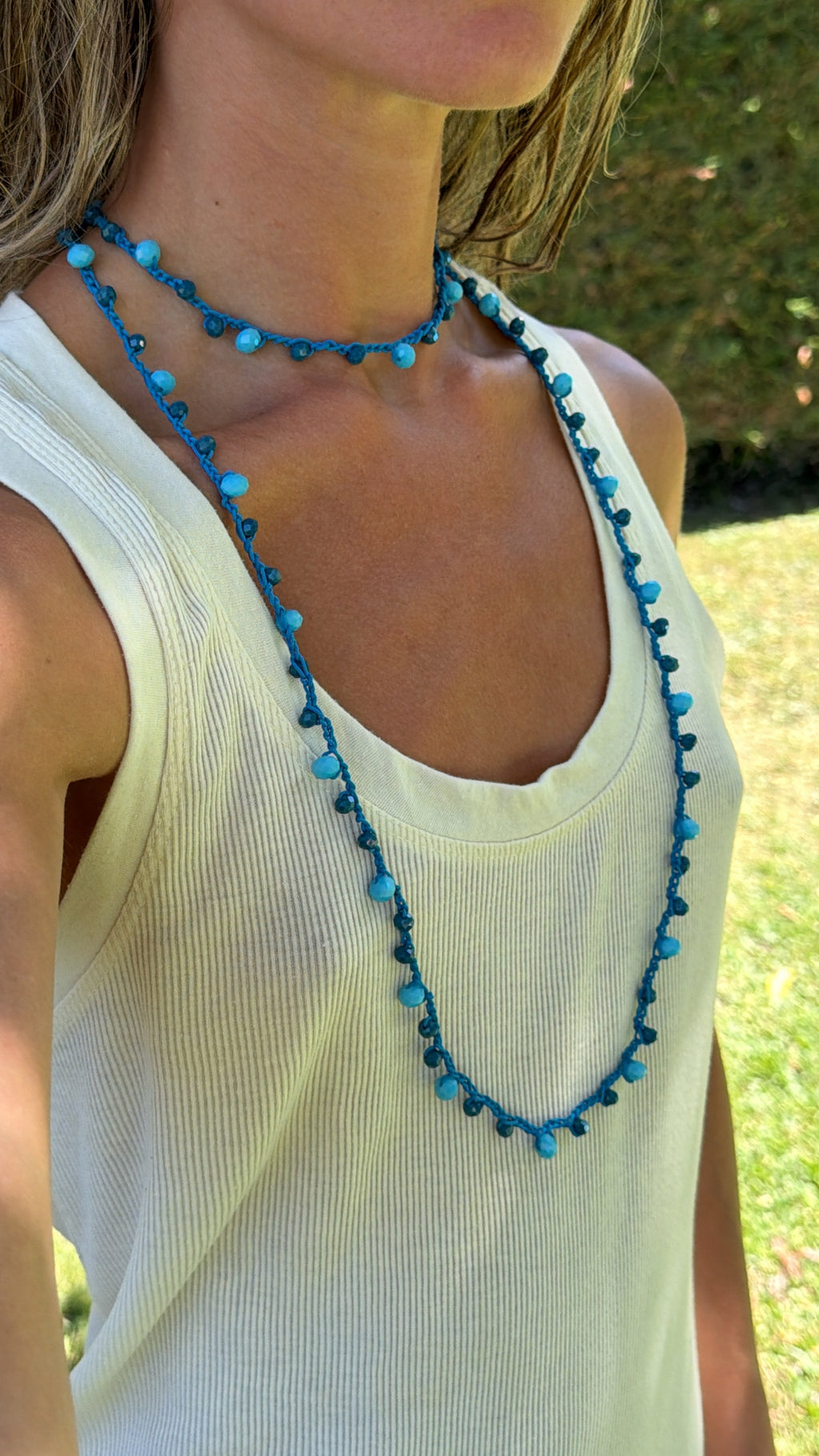 Collar largo croché azul