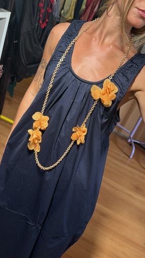 Collar largo cadena con flores de tela