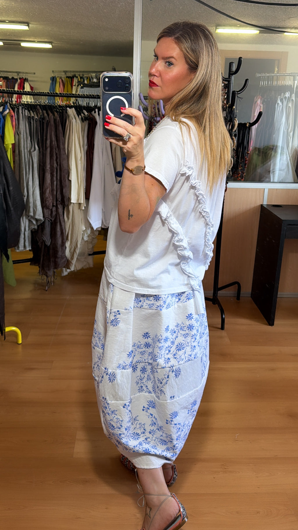 Falda globo blanca con flores