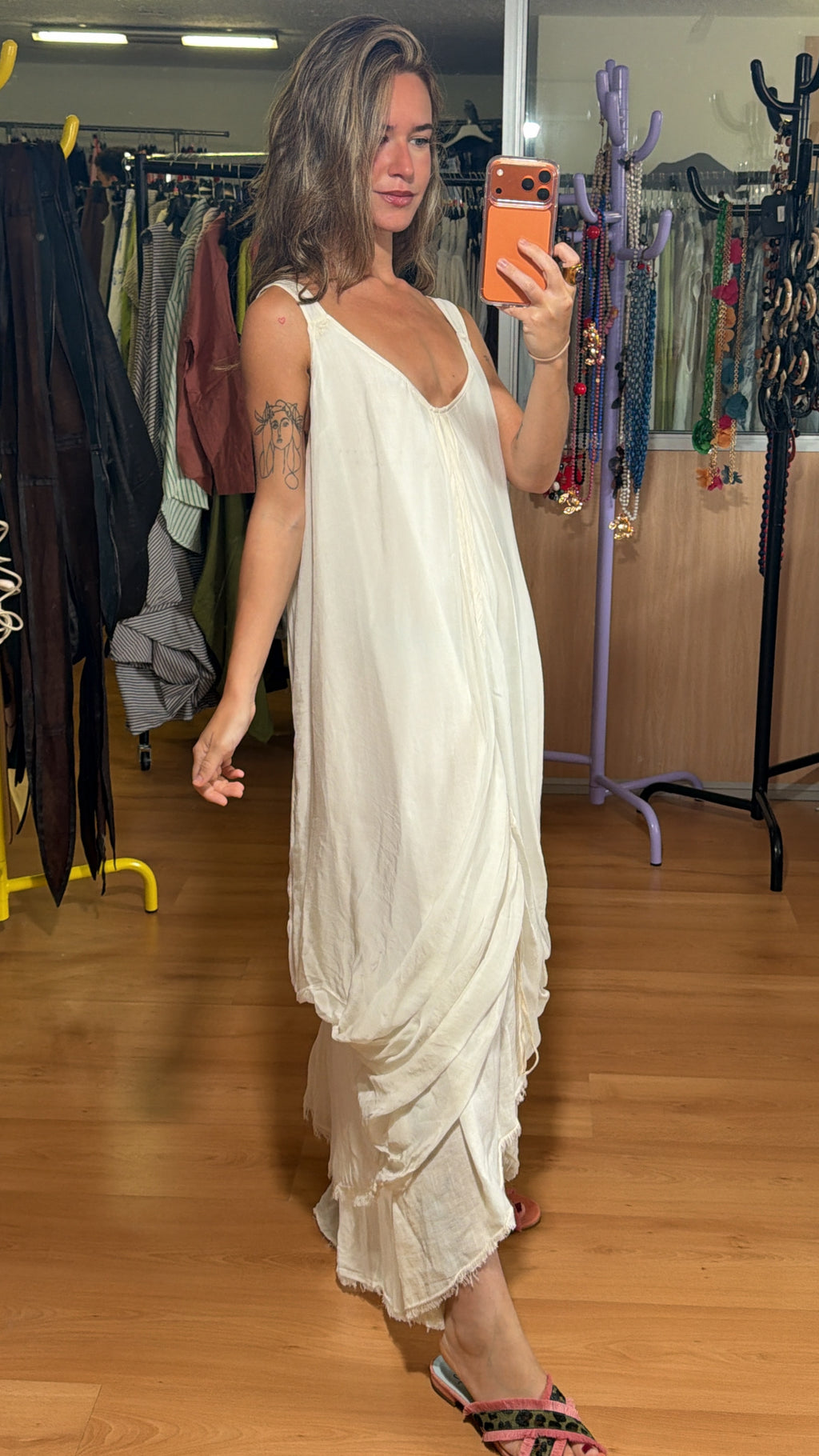 Vestido tirantes y fruncido