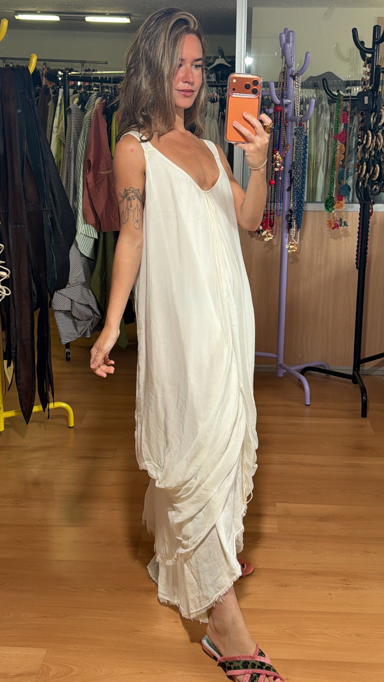 Vestido tirantes y fruncido