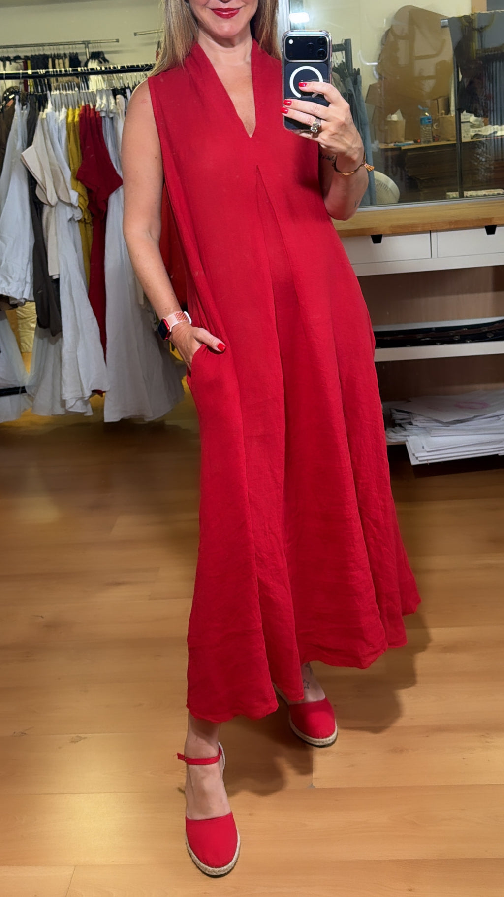 Vestido lino sin mangas y escote en V