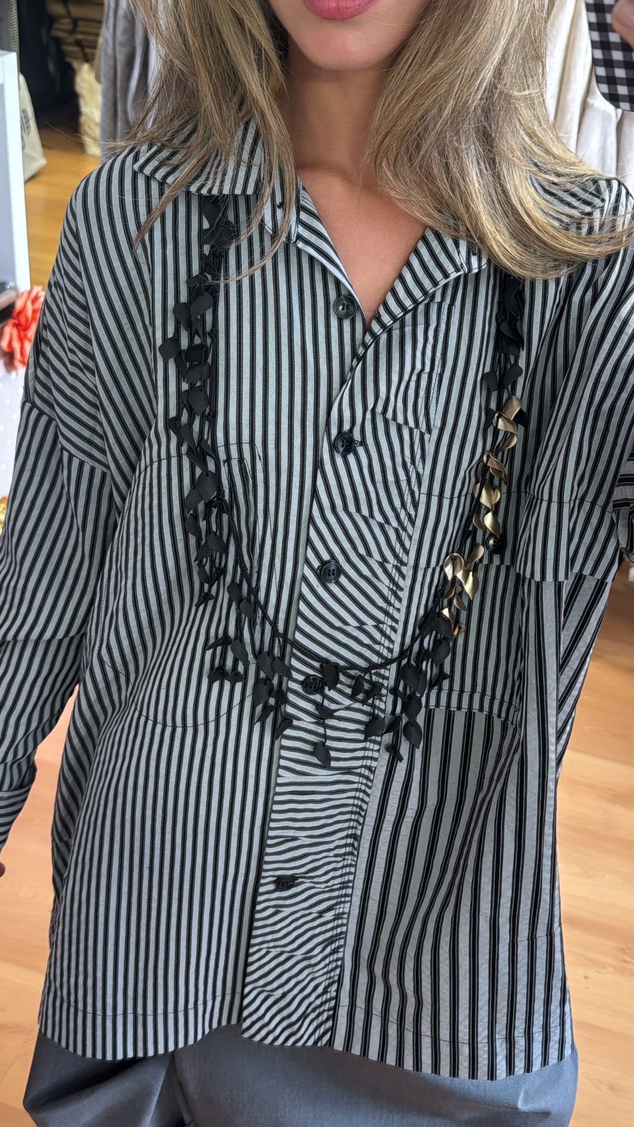 Camisa rayas gris y negra