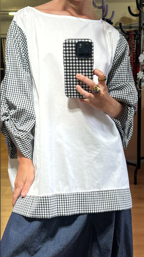 Blusa blanca y vichy