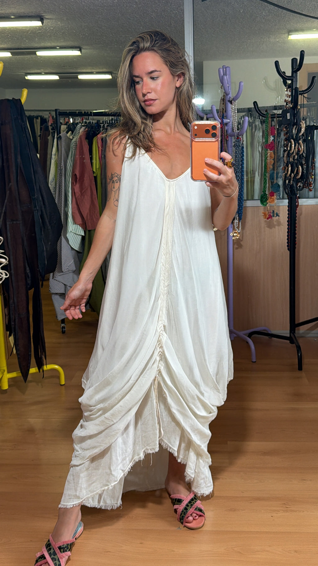 Vestido tirantes y fruncido