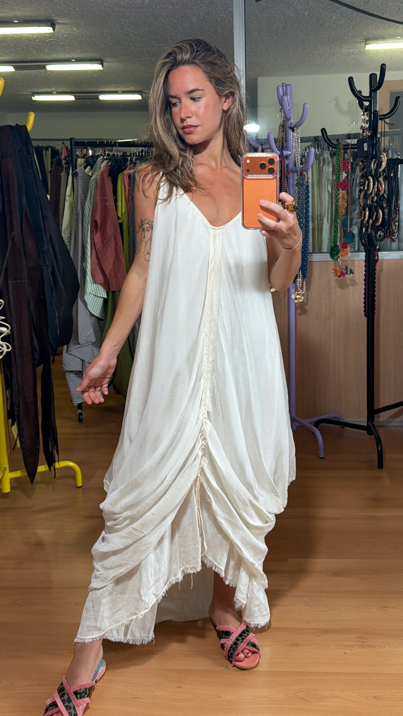 Vestido tirantes y fruncido