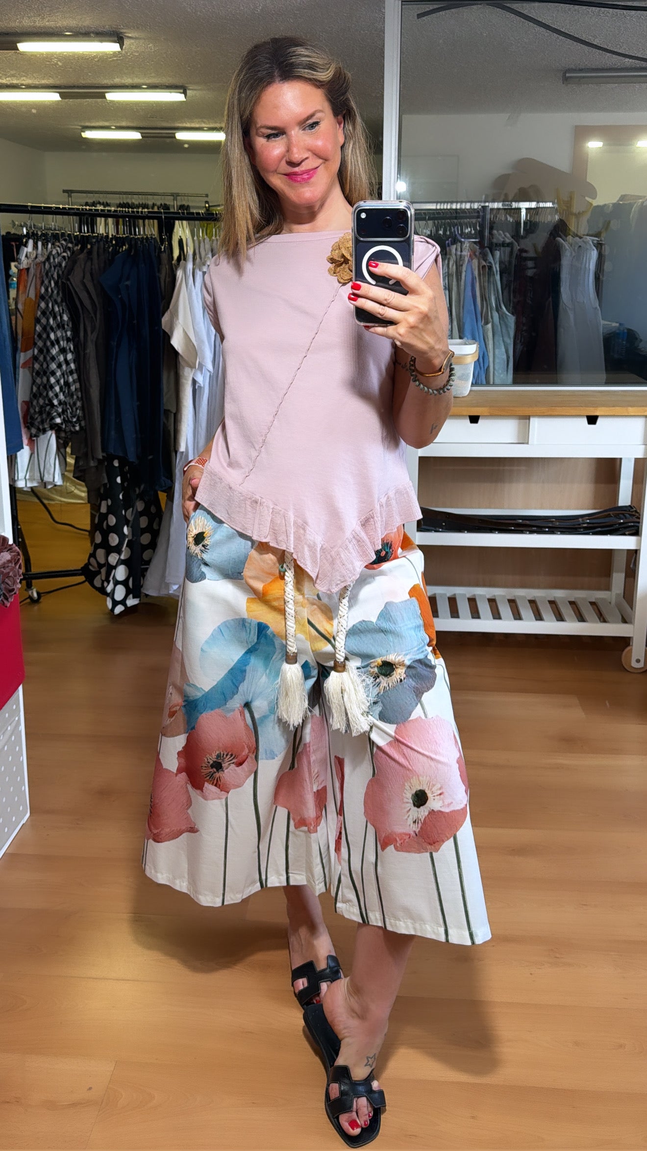 Pantalón floral con cinturón