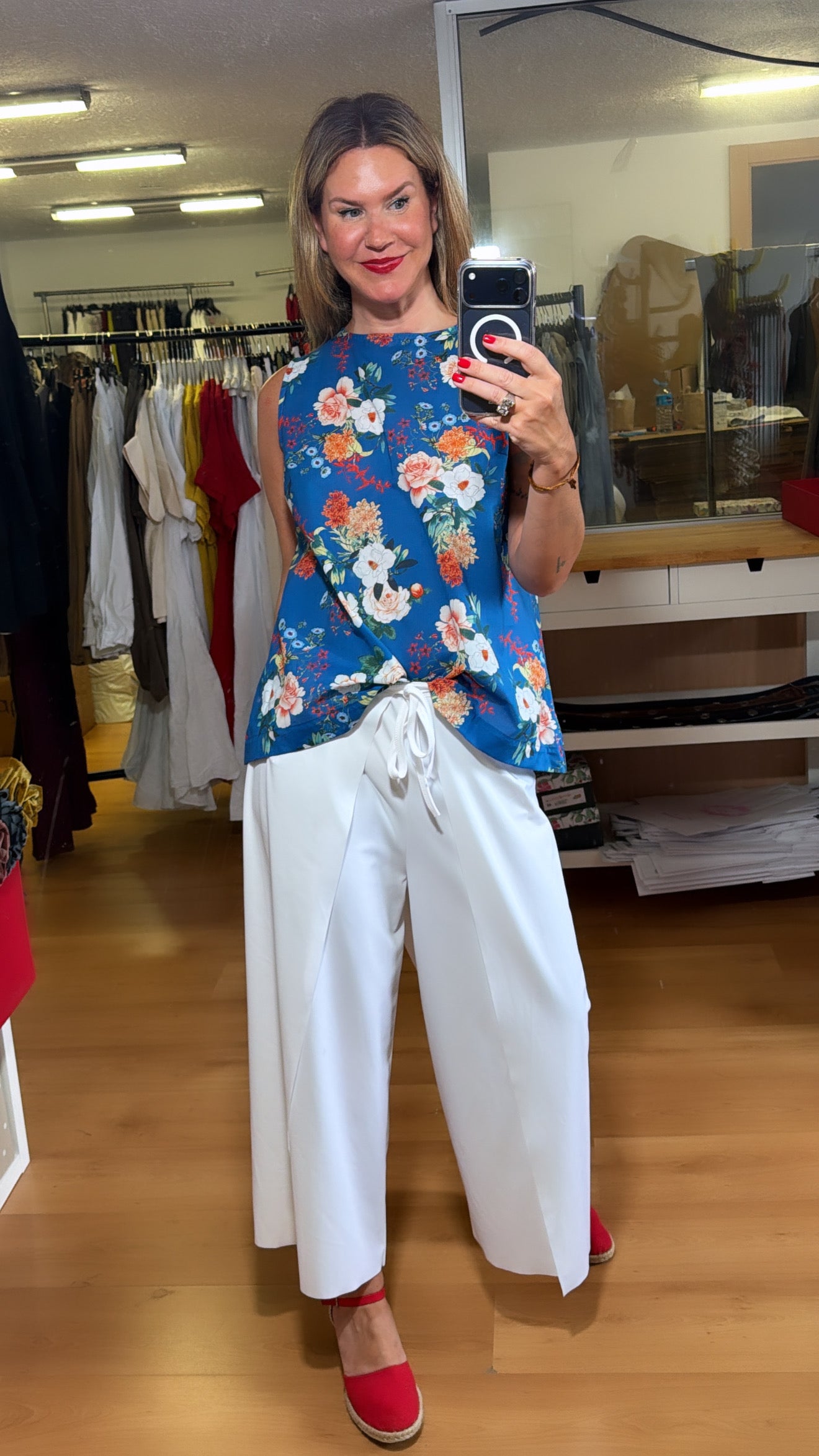Blusa azul floral