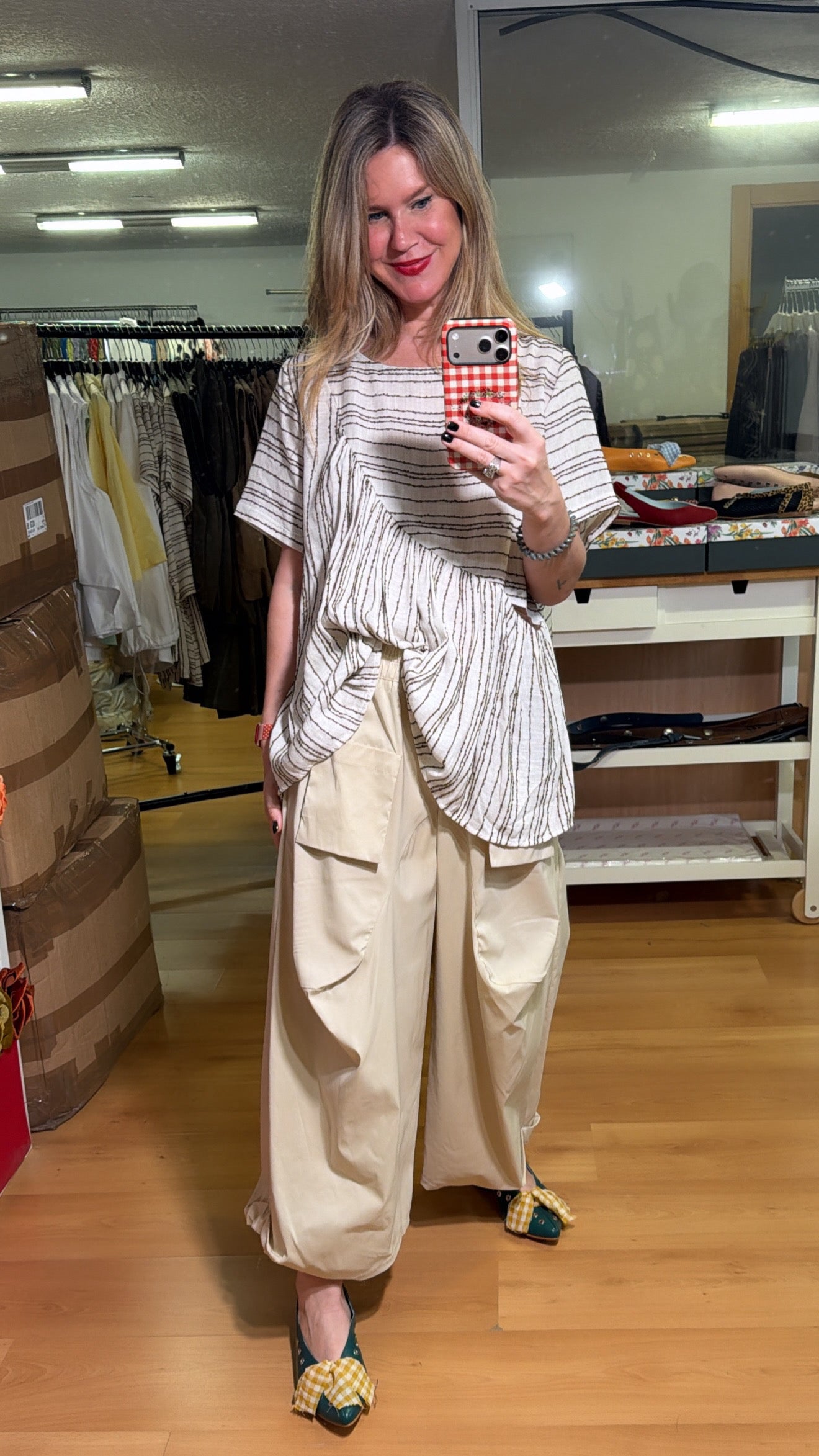 Pantalón baggy con bolsillo plastrón