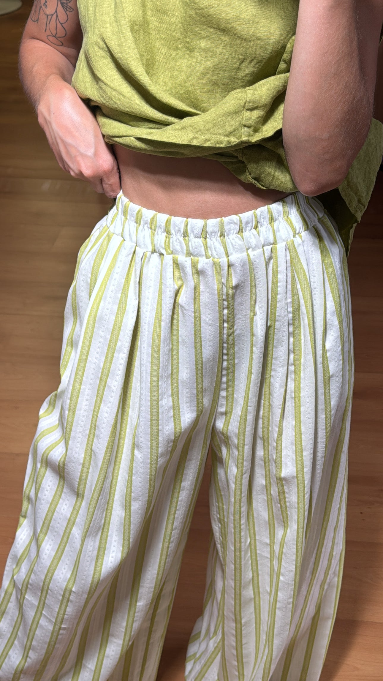 Pantalón palazzo rayas verde