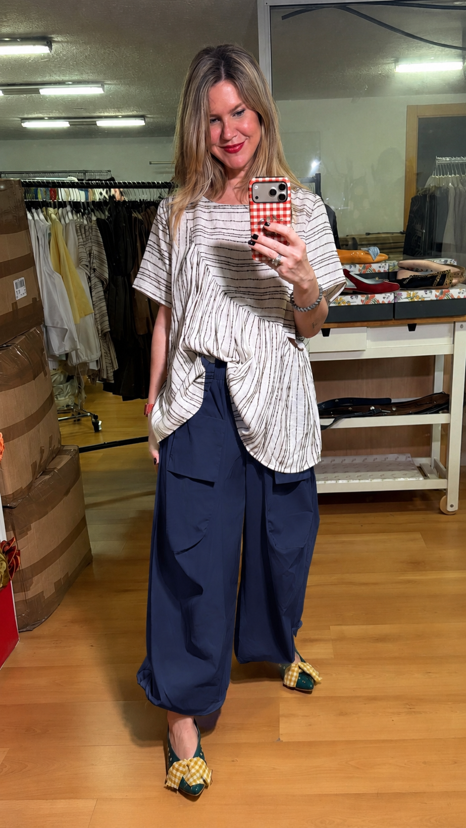 Pantalón baggy con bolsillo plastrón