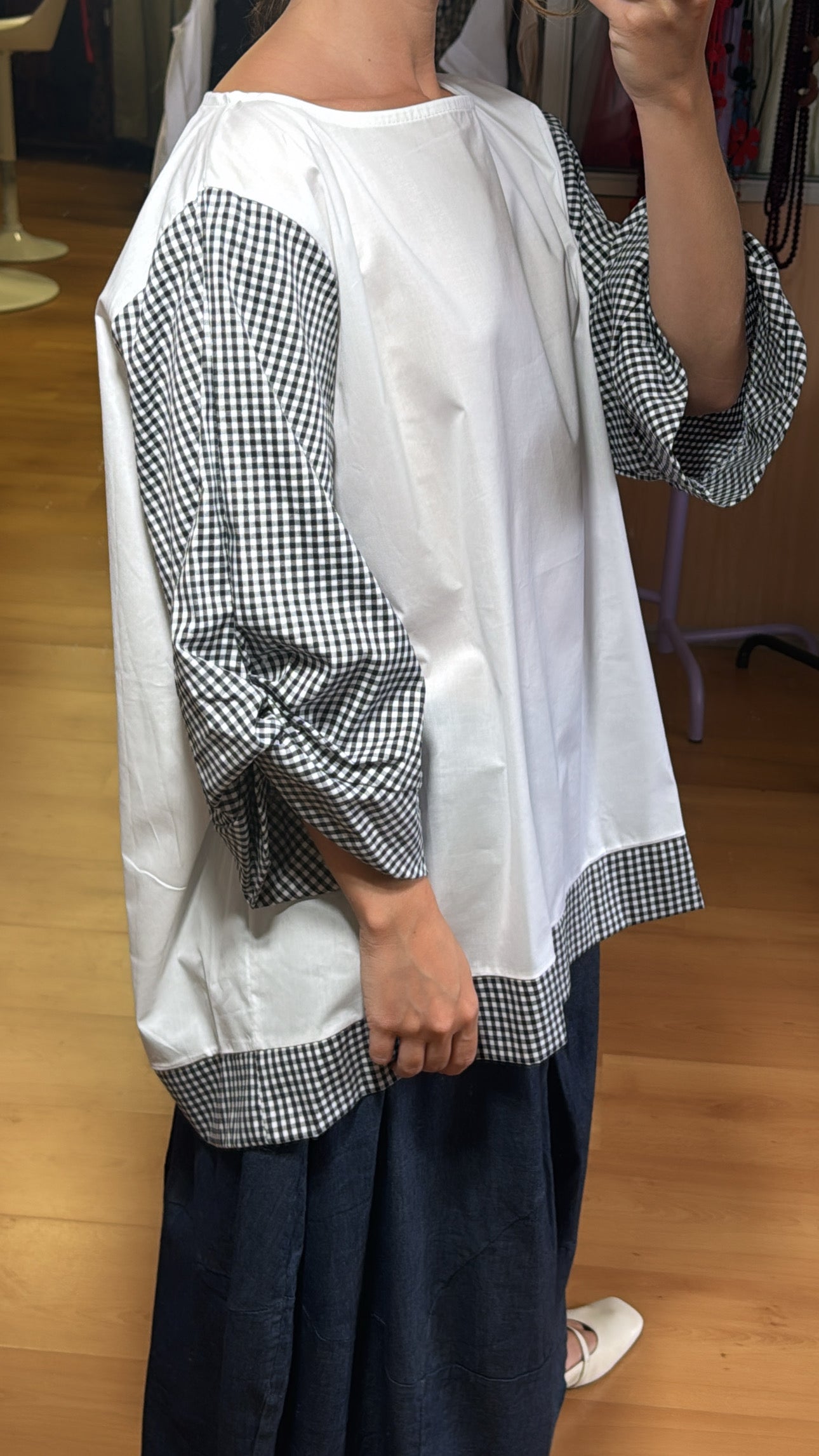 Blusa blanca y vichy