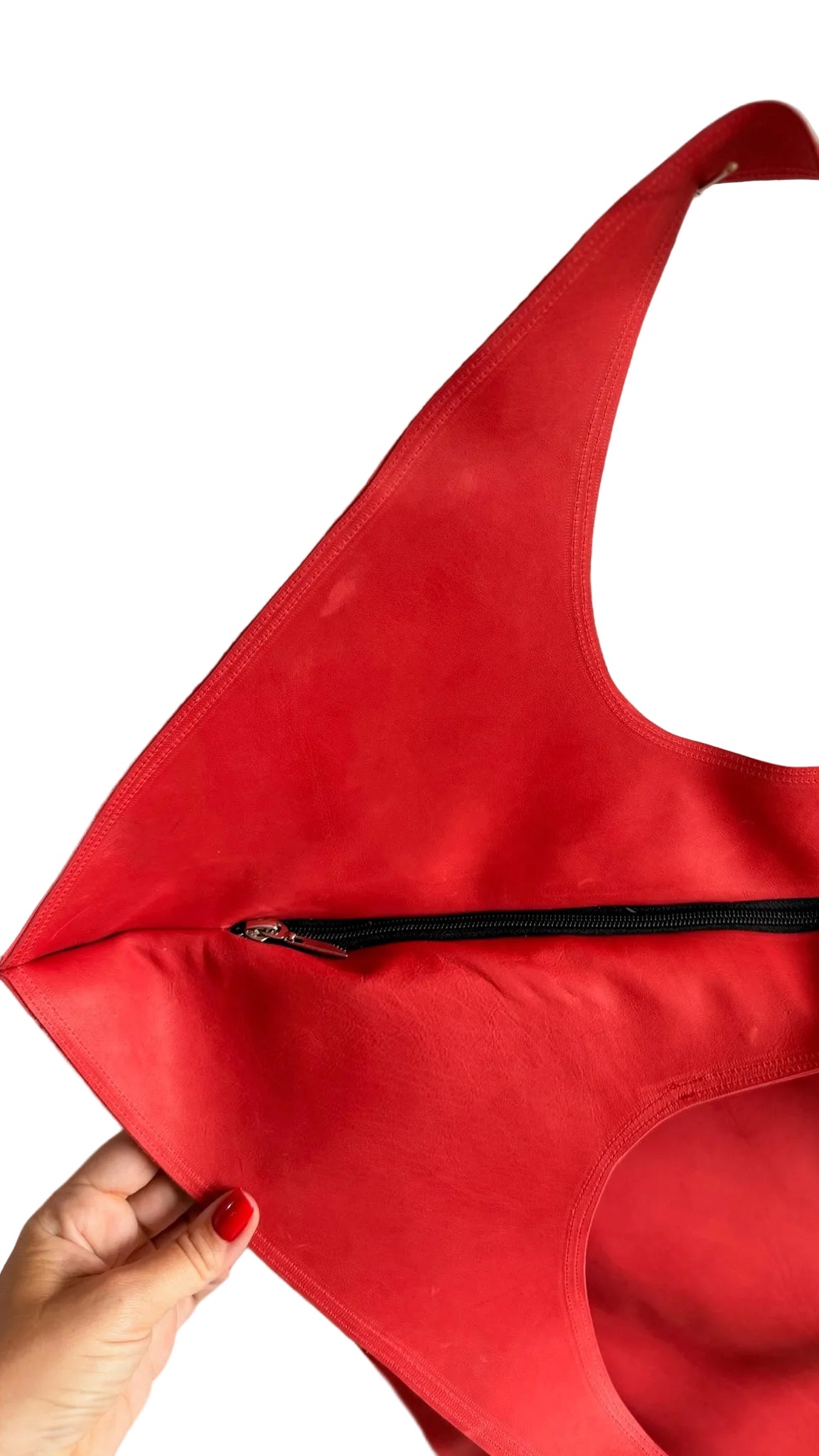 Bolso de piel rojo
