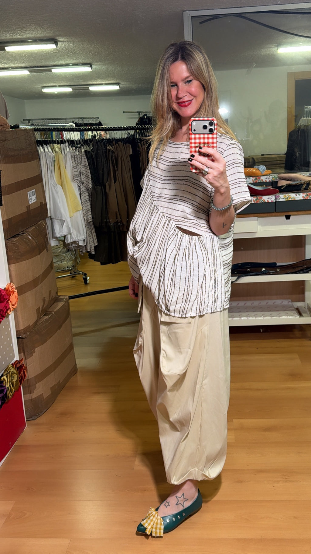 Pantalón baggy con bolsillo plastrón